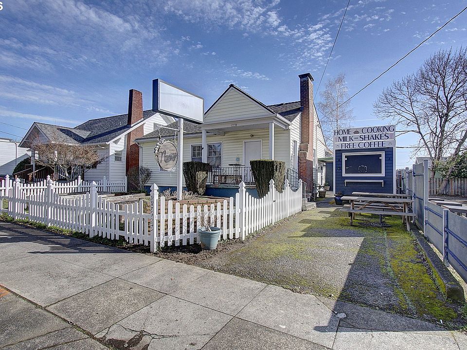 1st image of 6108 SE Milwaukie Ave