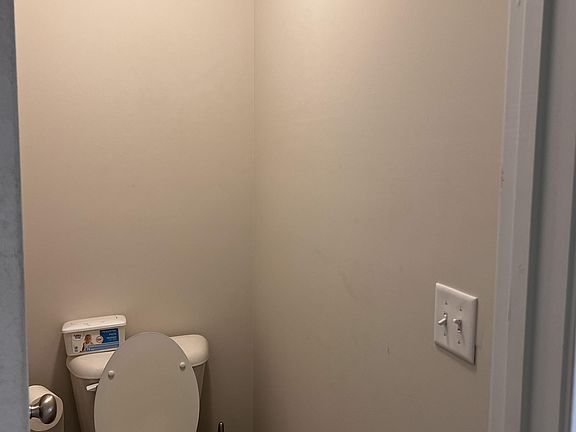 5th image of 283 Summerhill Dr