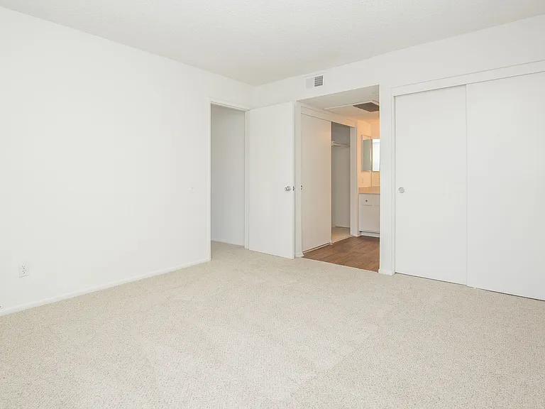McComber Creek Apartments — Photo 37