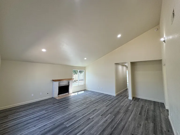 916 Avenida Ysidora — Photo 4