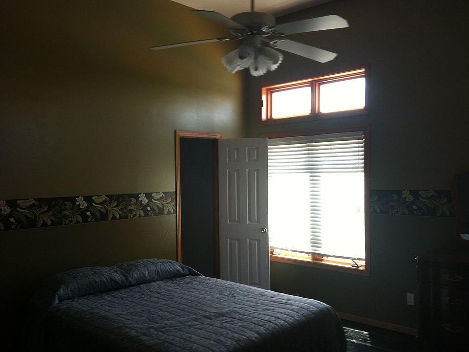 1st image of 2837 120th St NE