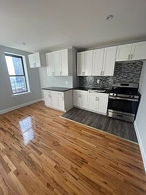 2nd image of 1685 Morris Ave APT 3B
