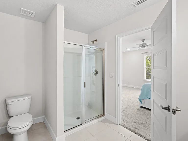 692 NE Turtleback Trl — Photo 38