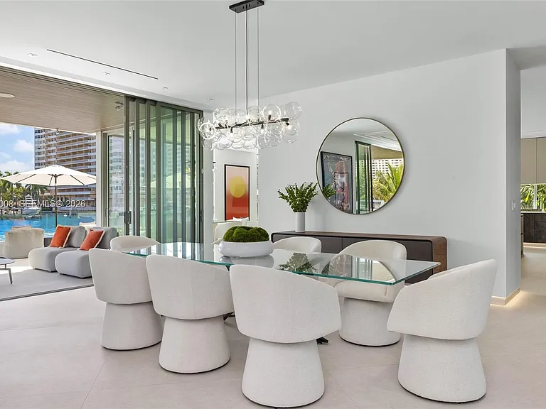 503 Palm Dr — Photo 25