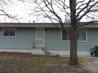 208 River Forest Rd, Evansdale, IA 50707