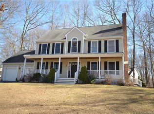 18 Rose Ln, East Lyme, CT 06333