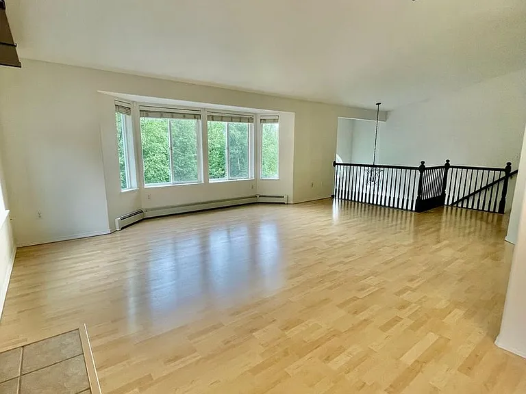 21507 Tony Cir — Photo 2