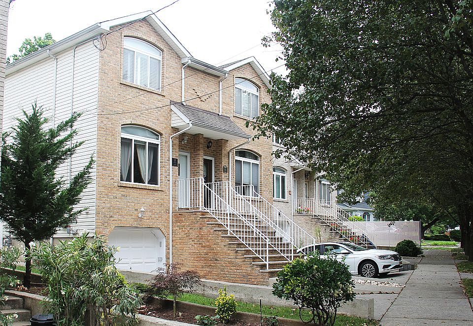 1st image of 117 Station Ave