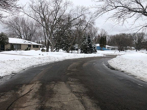 5th image of 10337 Wentworth Ave S