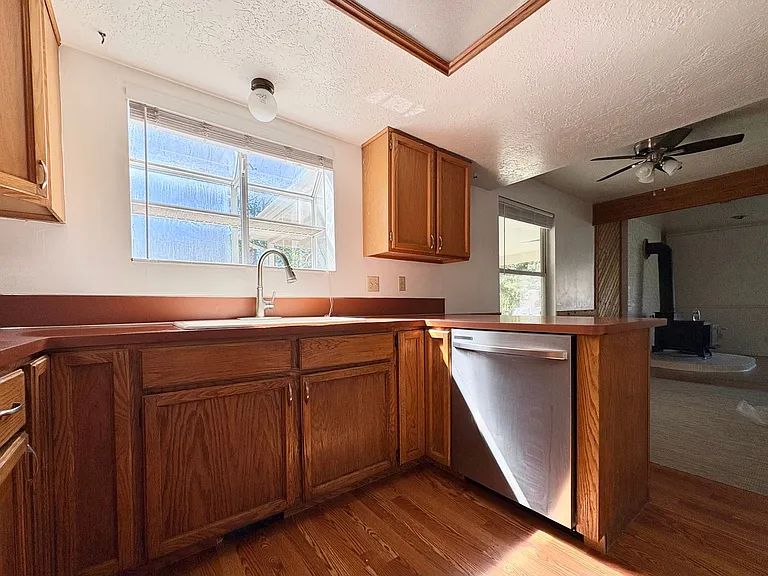 1091 & 1099 W Shepard Ln — Photo 40