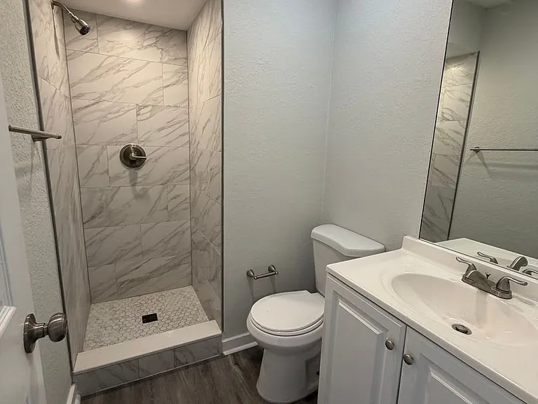 501 Saint Michaels Way — Photo 13