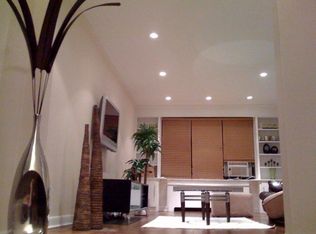 4 Town House Pl APT 3B, Great Neck, NY 11021