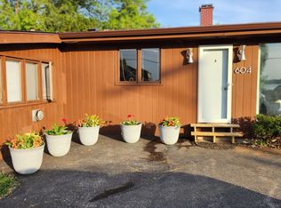 604 E Liberty St, Wauconda, IL 60084