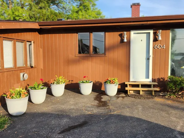 604 E Liberty St, Wauconda, IL 60084