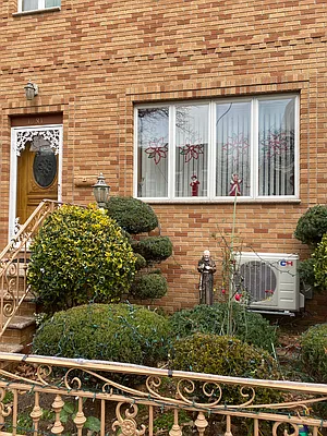 Rented by Farran & Associates | media 12