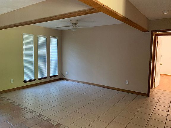 5th image of 2308 NE 9th St