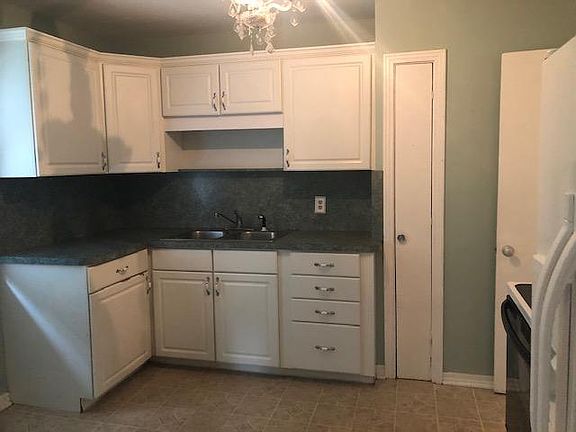 3rd image of 6341 Bartholf Ave