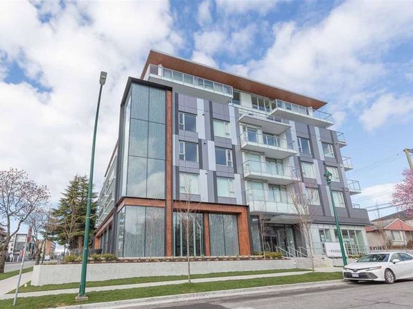 5693 Elizabeth St #202, Vancouver, BC V5Y 3K1