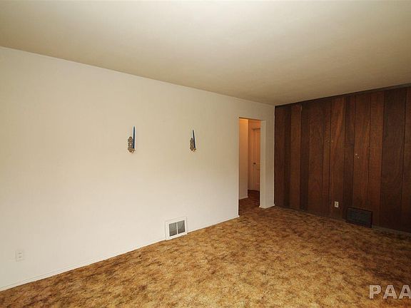 5th image of 426 W Lakewood Ave