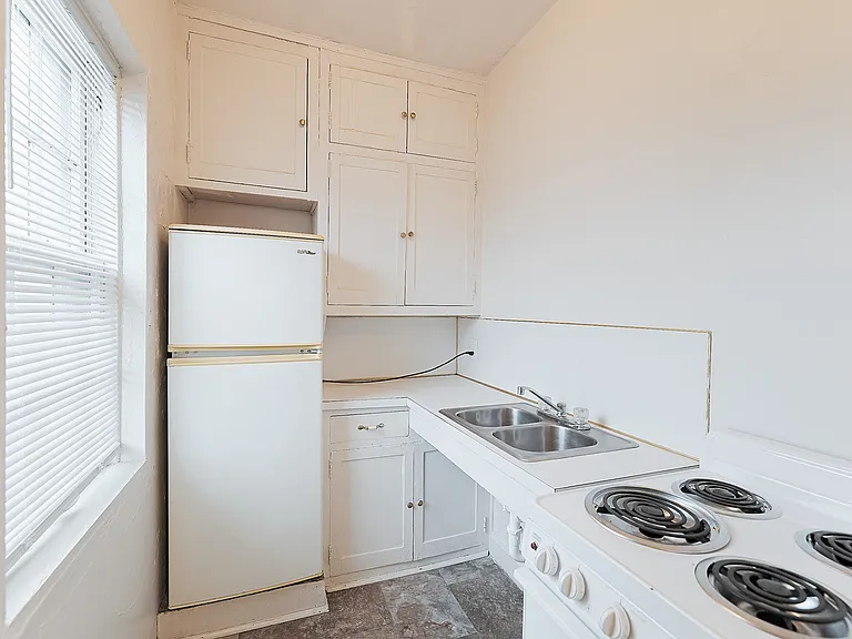 1403 E St #B3 — Photo 8