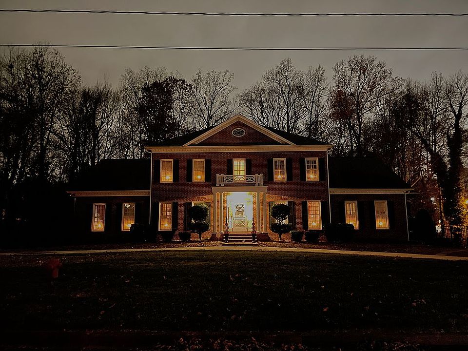 2nd image of 2425 Monticello Dr
