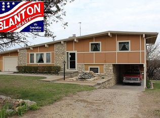 9510 Blue Ridge Rd, Manhattan, KS 66503