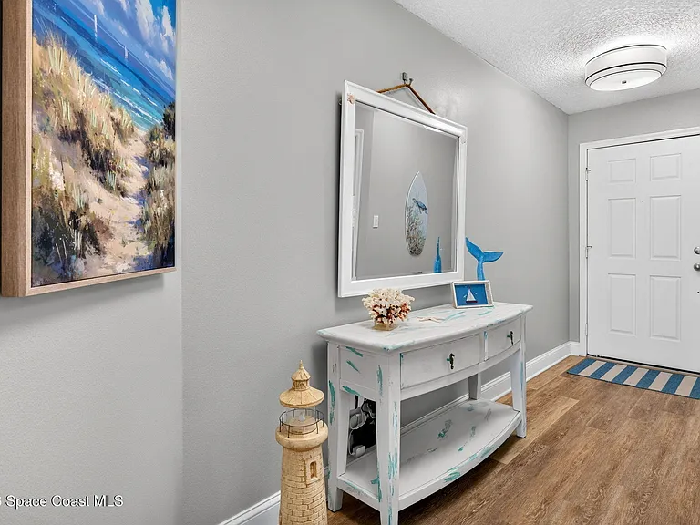 606 Shorewood Dr #C402 — Photo 6