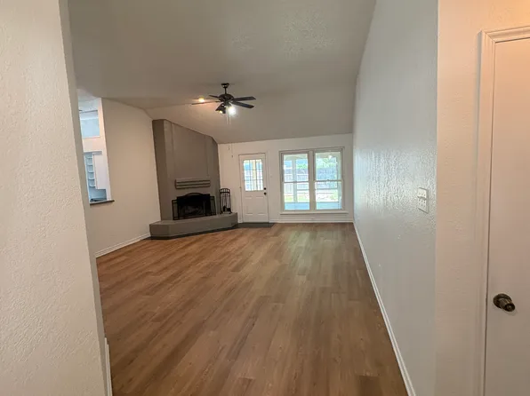 1517 Summerwind Ln, Lewisville, TX 75077