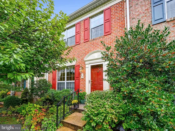 24 White Pine Ct, Cockeysville, MD 21030