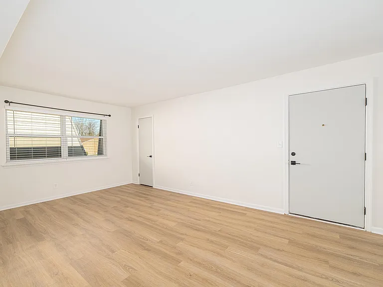 Ocean Air Apartments — Photo 31