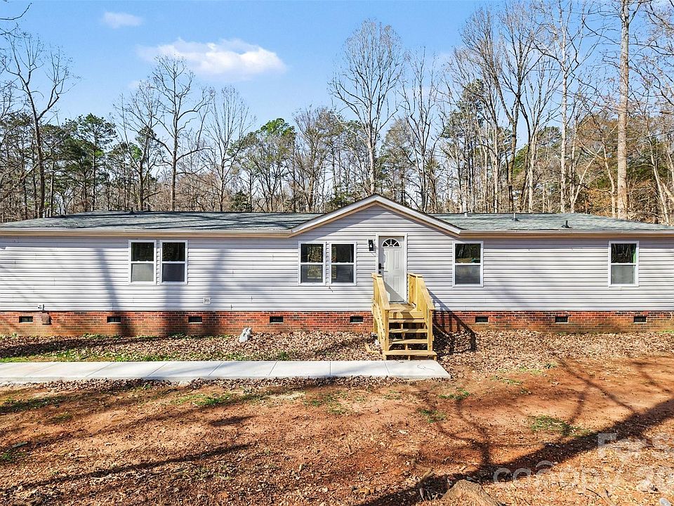 1st image of 5050 Park Creek Dr