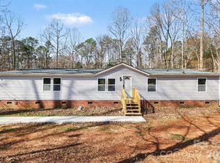 5050 Park Creek Dr, Mount Holly, NC 28120