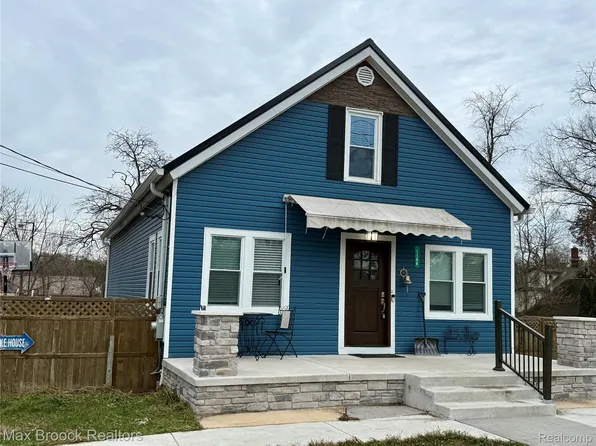 1146 S Long Lake Blvd, Lake Orion, MI 48362