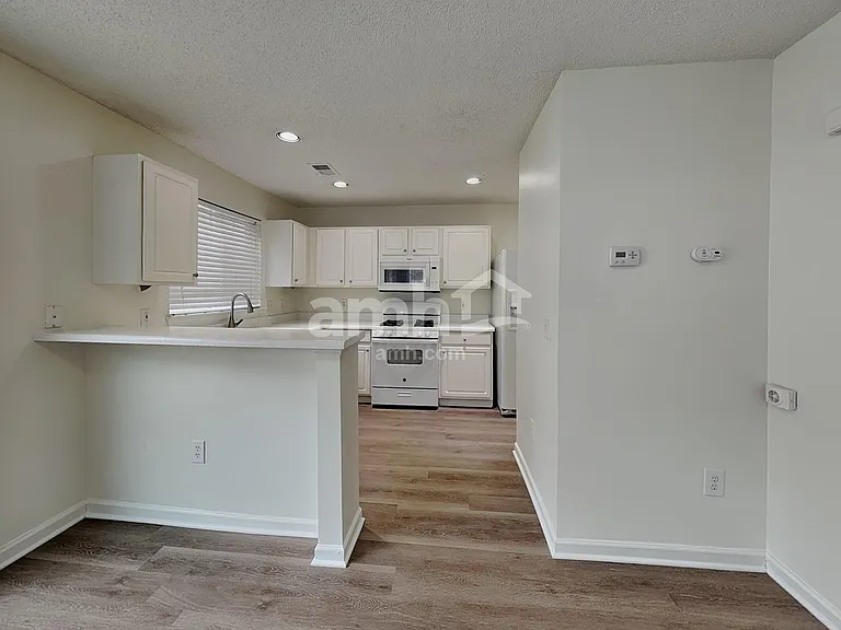 8914 Meadowmont View Dr — Photo 4