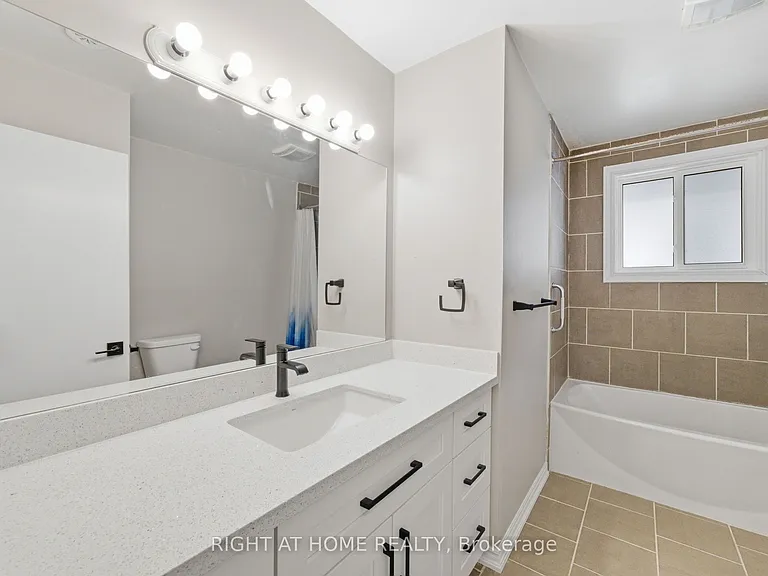1418 Simcoe St N — Photo 8