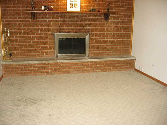3rd image of 6021 Imperial Hills Dr