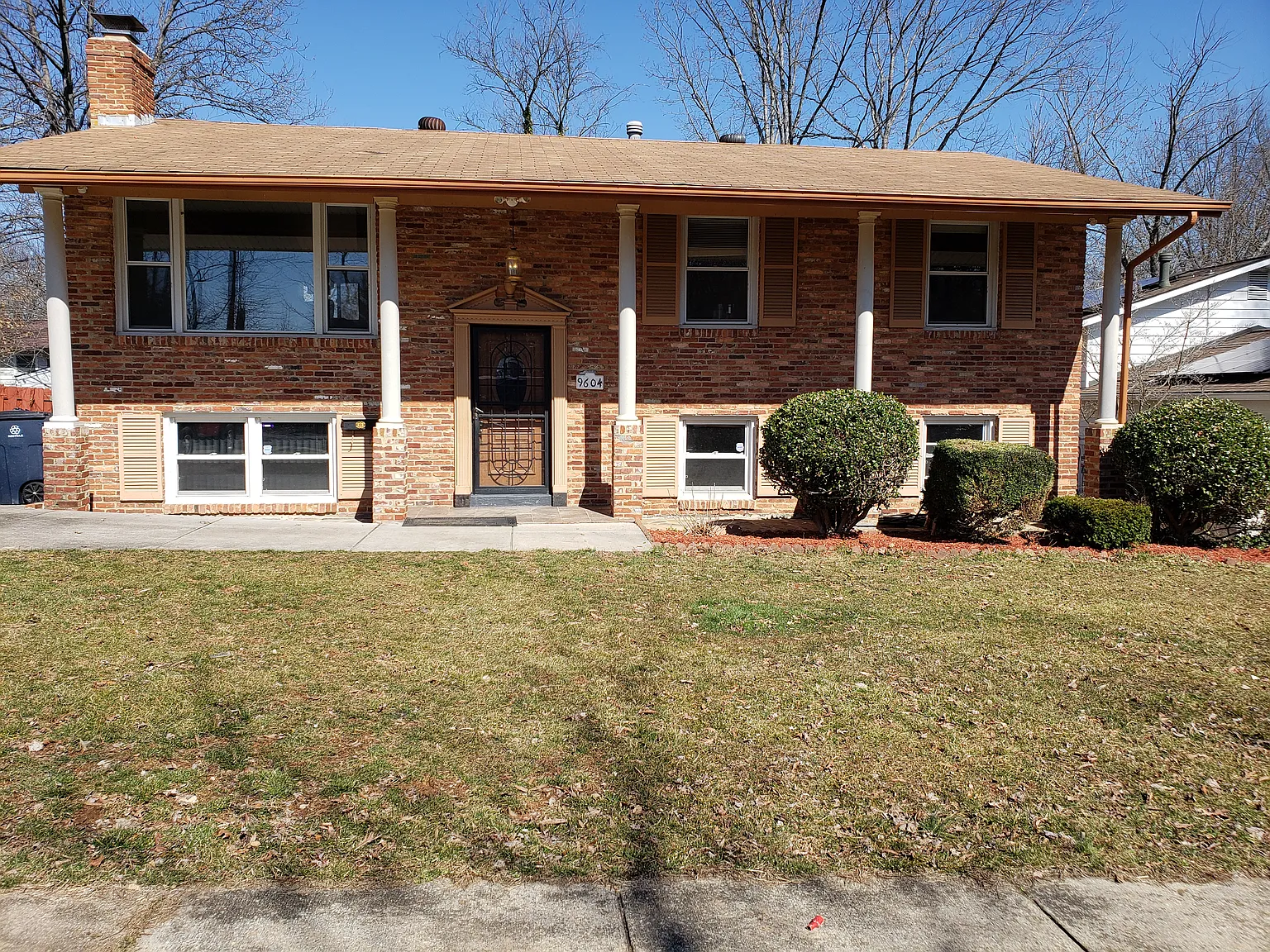 9604 Linwood Ave photo 1