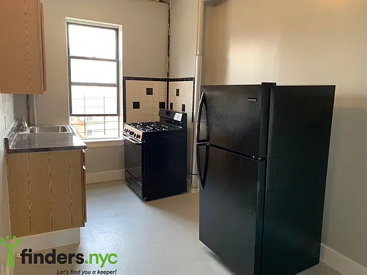 Rented by Clove Realty LLC | media 5