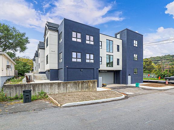 3rd image of 500 Commerce St #106