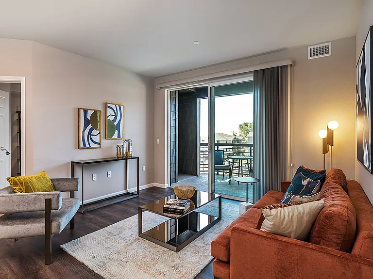 Canyon Oaks Luxury Apartments — Photo 29
