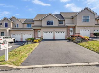 47 Sharon Dr UNIT 6B, Moosic, PA 18507