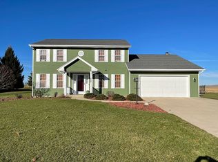 1503 Edgewood Dr, Kendallville, IN