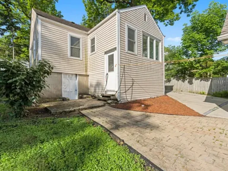 21276 W Arbor Ln — Photo 2