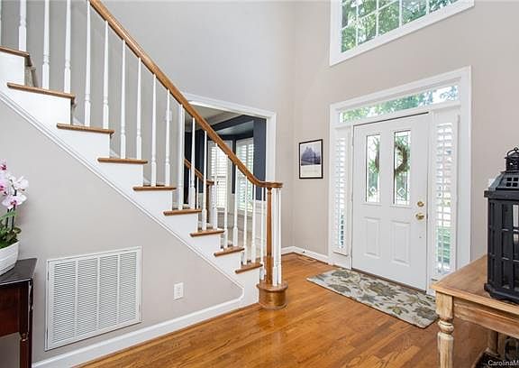 4th image of 6937 Curlee Ct