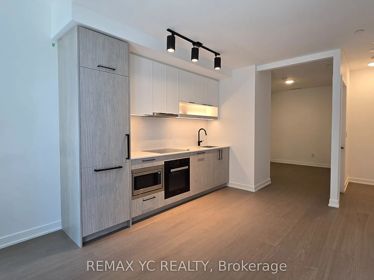 1 bed, $2,300 — Photo 3