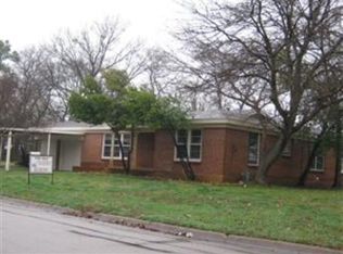 353 Bedford Ct E, Bedford, TX 76022