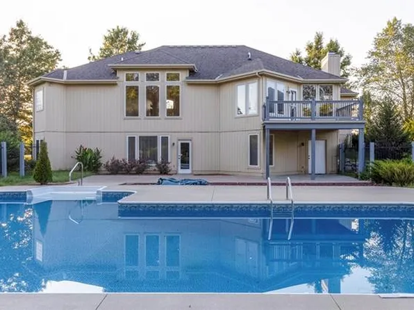 11409 Shadow Glen Ct, Peculiar, MO 64078