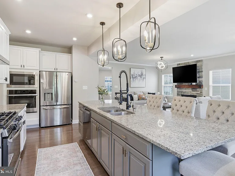 9202 Wood Creek Cir — Photo 16