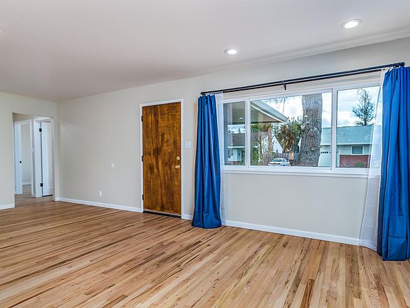 5th image of 3933 La Verne Way