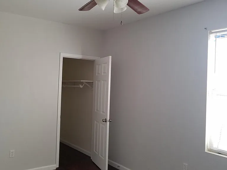 1510 Isherwood St NE — Photo 2